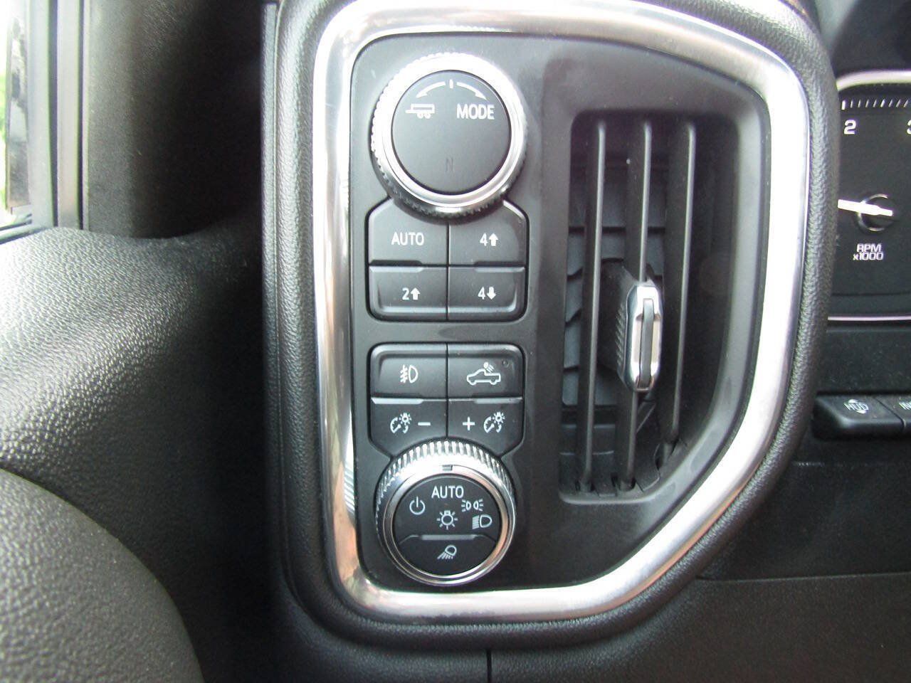 Used 2022 GMC Sierra 2500 AT4 w/ AT4 Premium Plus Package AWD/4WD image 10