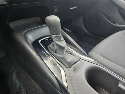 Used 2025 Toyota Corolla LE image 12