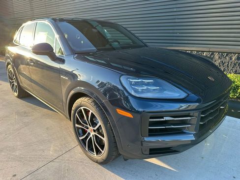 Used 2026 Porsche Cayenne S image 10