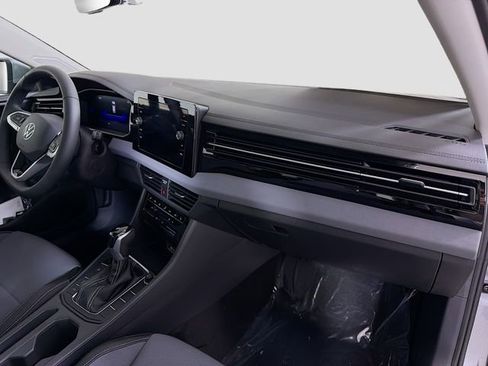 New 2026 Volkswagen Jetta SE FWD image 28