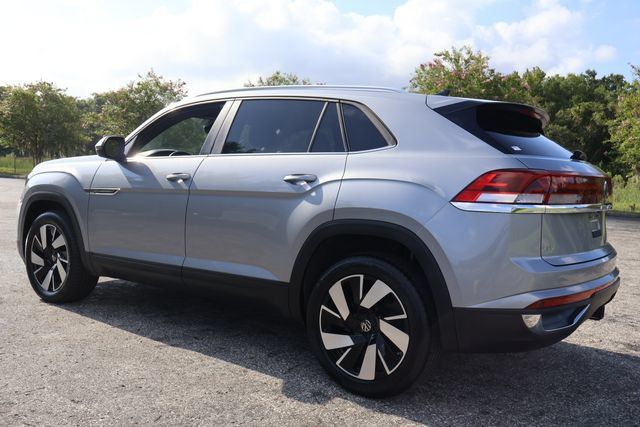 Certified 2026 Volkswagen Atlas Cross Sport SE FWD image 6
