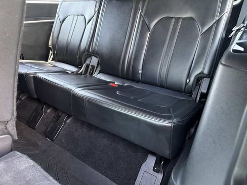 Used 2019 Ford Expedition Max Limited RWD image 21