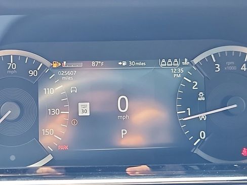 Used 2023 Land Rover Range Rover Evoque R-Dynamic SE image 10