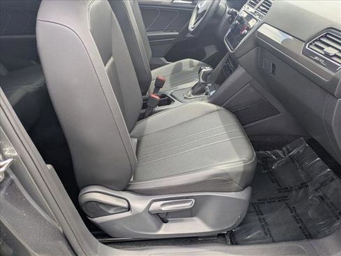 Used 2023 Volkswagen Tiguan SE FWD image 19