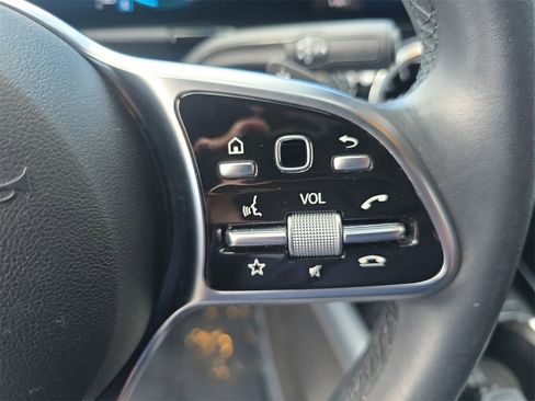 Used 2022 Mercedes-Benz GLA 250 image 35