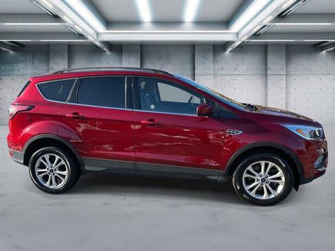 Used 2018 Ford Escape SE w/ SE Sync 3 Package image 3