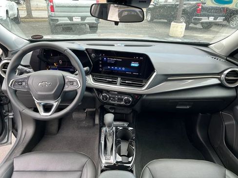 Certified 2025 Chevrolet Trax ACTIV w/ Driver Confidence Package FWD image 12