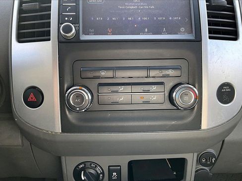 Used 2019 Nissan Frontier SV image 16