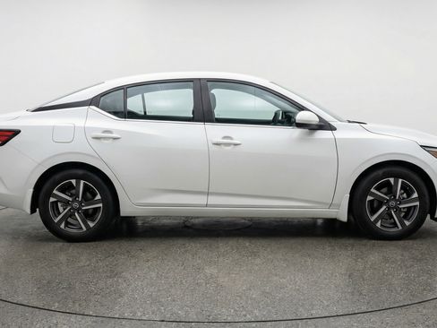 Used 2025 Nissan Sentra SV image 11