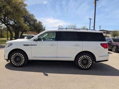 Used 2020 Lincoln Navigator Black Label w/ Cargo Convenience Package image 6