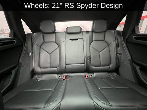 Used 2023 Porsche Macan S image 3