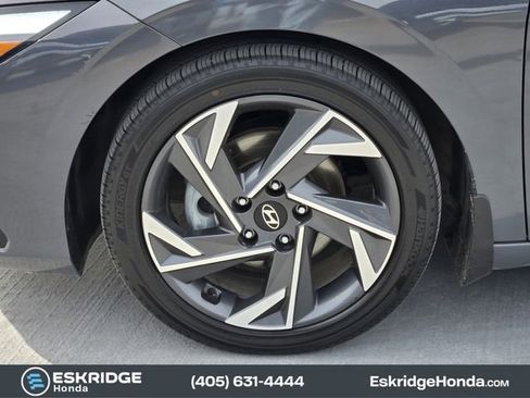 Used 2024 Hyundai Elantra Limited FWD image 13