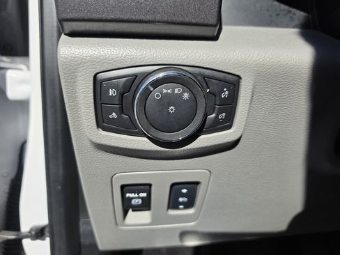 Used 2015 Ford F150 XLT w/ Equipment Group 301A Mid AWD/4WD image 19