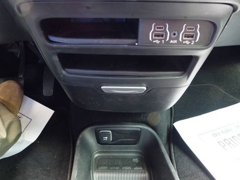 Used 2025 Chrysler Pacifica Select FWD image 47