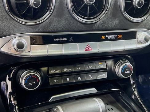 Certified 2022 Kia Stinger GT-Line image 16