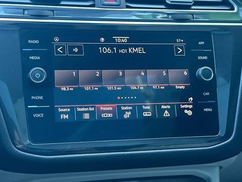 Used 2023 Volkswagen Tiguan SE R-Line image 22