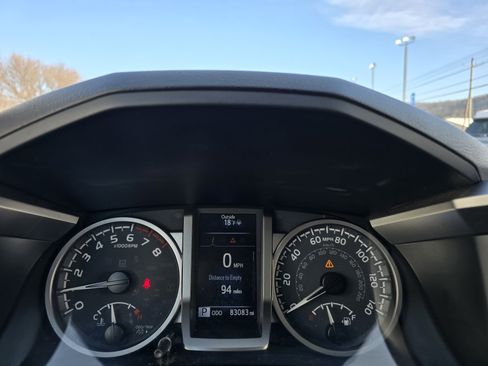 Used 2022 Toyota Tacoma SR5 image 18