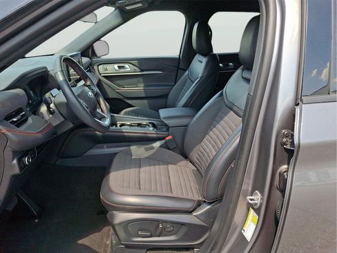 Used 2025 Ford Explorer ST-Line AWD/4WD image 12