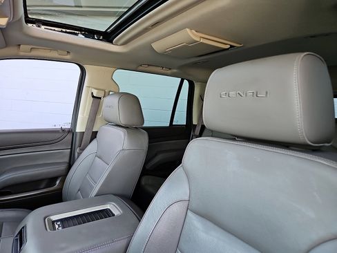 Used 2018 GMC Yukon Denali w/ Denali Ultimate Package image 8
