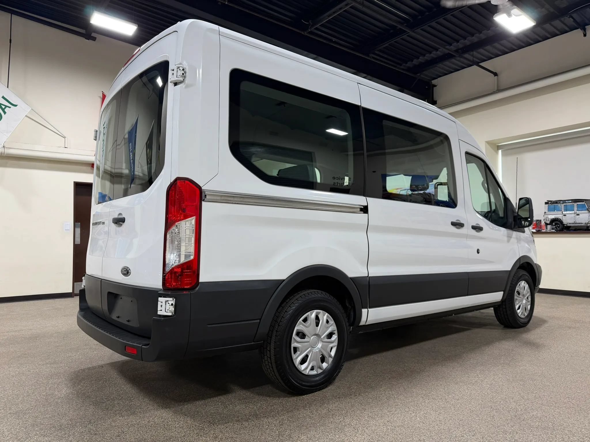 Used 2015 Ford Transit 150 XL RWD image 5
