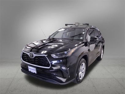 Used 2022 Toyota Highlander LE