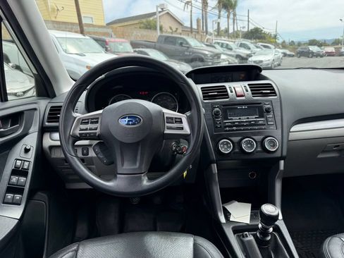 Used 2014 Subaru Forester 2.5i Premium AWD/4WD image 6
