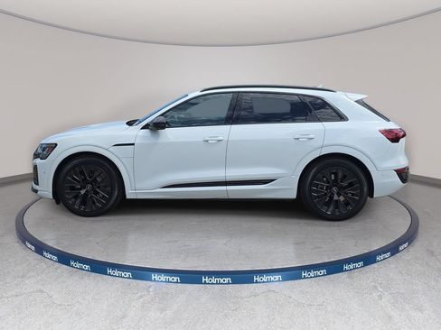 Used 2024 Audi Q8 e-tron Prestige AWD/4WD image 9