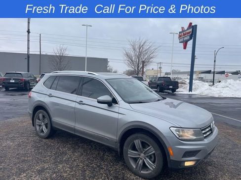Used 2020 Volkswagen Tiguan SEL image 4