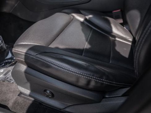 Used 2019 Mercedes-Benz GLC 300 4MATIC image 33