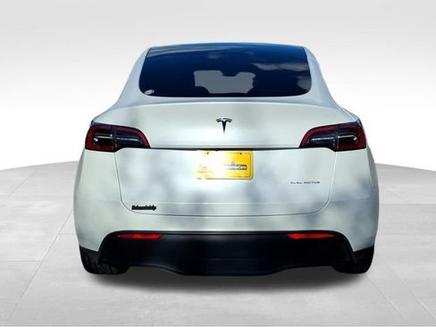 Used 2023 Tesla Model Y Long Range AWD/4WD image 9