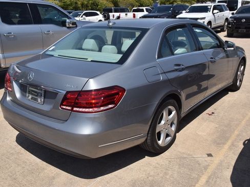 Used 2014 Mercedes-Benz E 350 4MATIC Sedan image 5