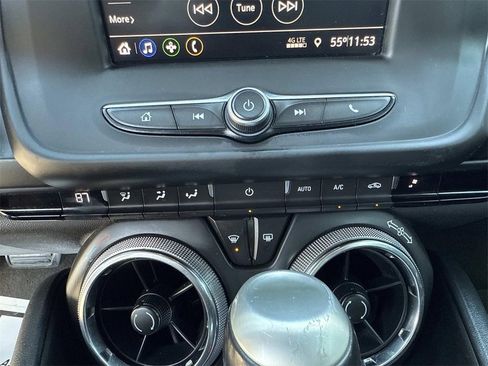 Used 2020 Chevrolet Camaro LT image 18