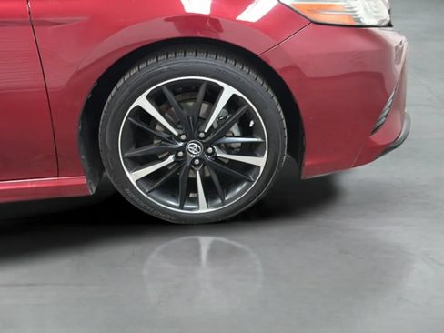 Used 2018 Toyota Camry XSE FWD image 25