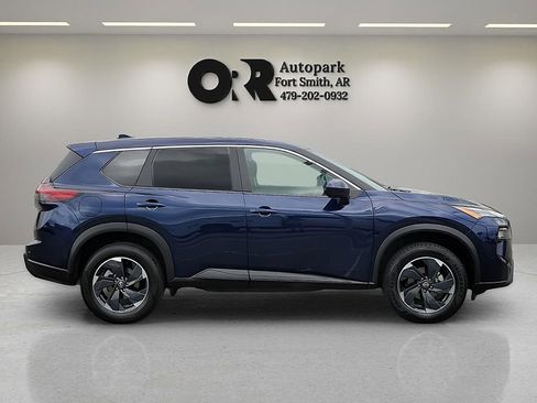 Used 2025 Nissan Rogue SV AWD/4WD image 6