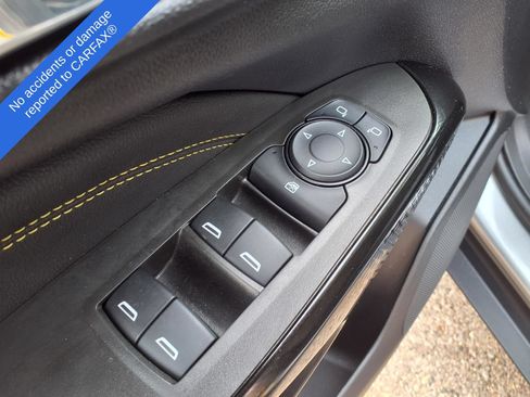 Used 2024 Chevrolet Trax LT w/ Sunroof Package FWD image 17