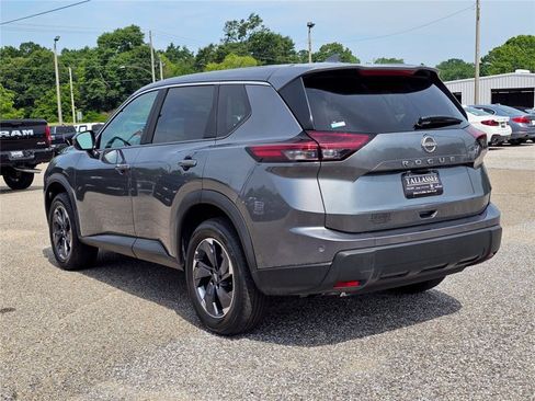 Used 2026 Nissan Rogue SV FWD image 12