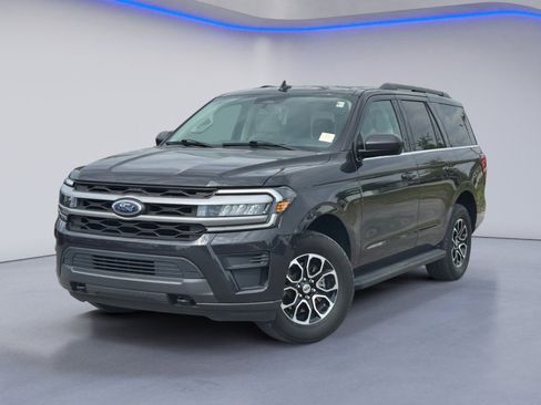 Used 2022 Ford Expedition XLT AWD/4WD image 2