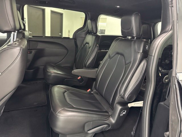 Used 2025 Chrysler Pacifica Select FWD image 22