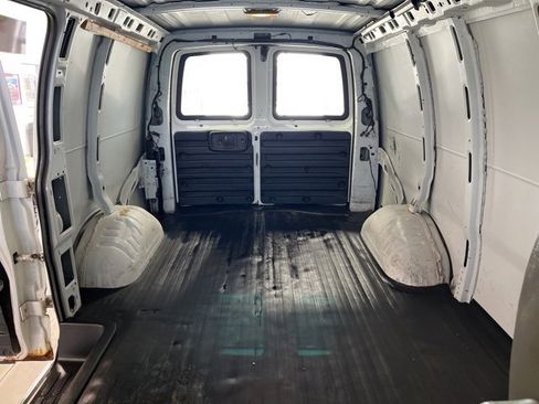 Used 2011 Chevrolet Express 1500 image 14