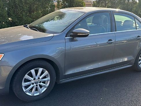 Used 2013 Volkswagen Jetta SE image 2