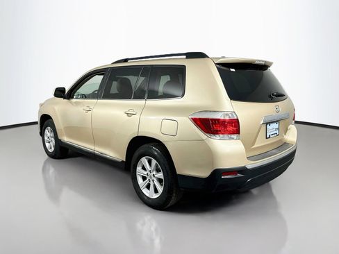 Used 2011 Toyota Highlander SE w/ Tow Pkg AWD/4WD image 5