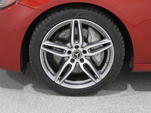 Used 2017 Mercedes-Benz E 300 4MATIC image 22