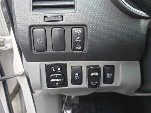 Used 2015 Toyota Tacoma 4x4 Double Cab w/ TRD Sport Package image 42