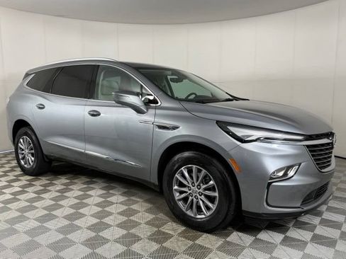 Used 2024 Buick Enclave Essence w/ Technology Package AWD/4WD image 10