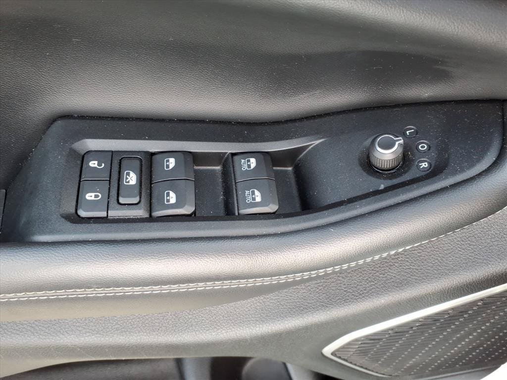 Used 2022 Jeep Grand Cherokee Laredo w/ Luxury Tech Group I RWD image 26