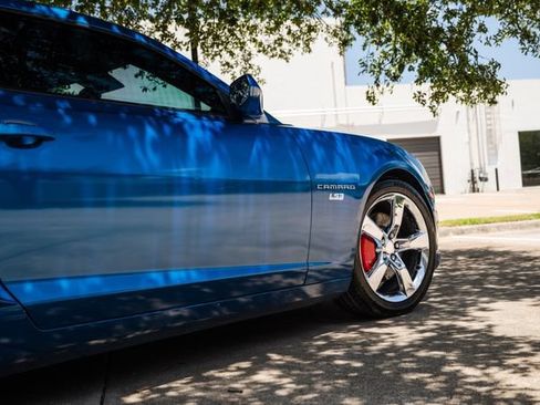 Used 2010 Chevrolet Camaro SS w/ RS Package RWD image 27