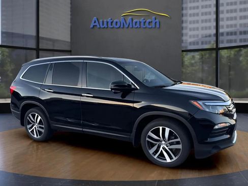 Used 2018 Honda Pilot Touring image 13