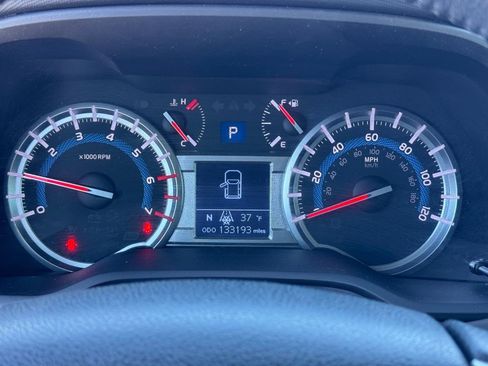 Used 2017 Toyota 4Runner SR5 image 18