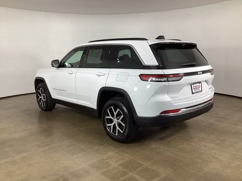 Used 2024 Jeep Grand Cherokee Limited w/ Luxury Tech Group II AWD/4WD image 14