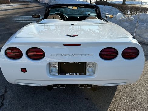 Used 2004 Chevrolet Corvette Convertible w/ Preferred Equipment Group image 6